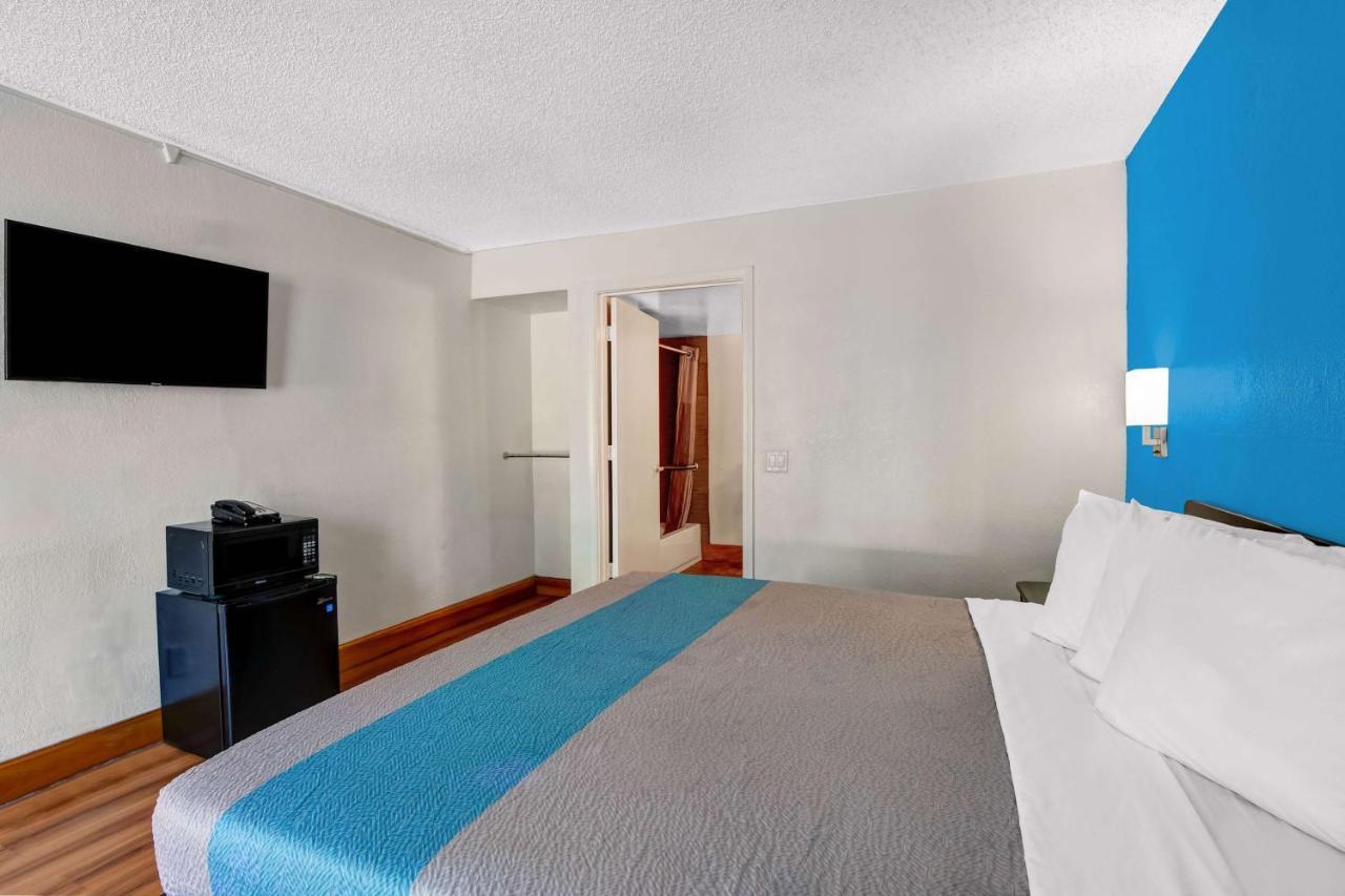 6-atlanta, Ga Hotel